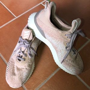Women’s alpha bounce